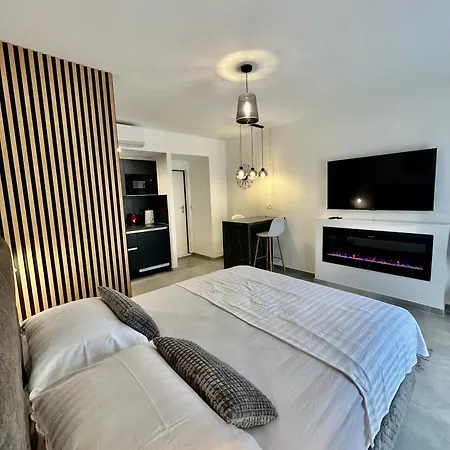 Sara Iv Apartamento *