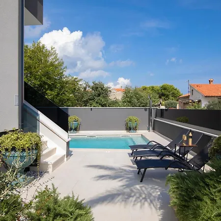 Sara Iv Apartment